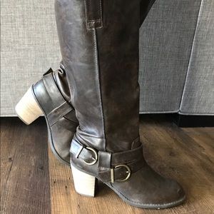 Diba Brown Pilot Boots. Size 8.5